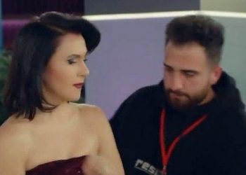 Yasak Elma'da çalışana tokat atan Muharrem Sarıkaya'ya gönderme