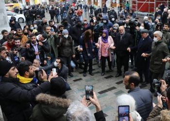 Yasak böyle protesto edildi: ‘Her yerde her zaman Kürtçe müzik yapılacak…’