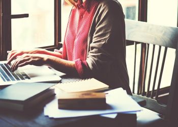 Yayınlara uygulanan yüzde 18'lik KDV'yle akademik araştırmalar tehlikeye girdi