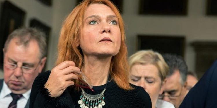 Yazar Aslı Erdoğan Özgür Gündem davasında yine beraat etti