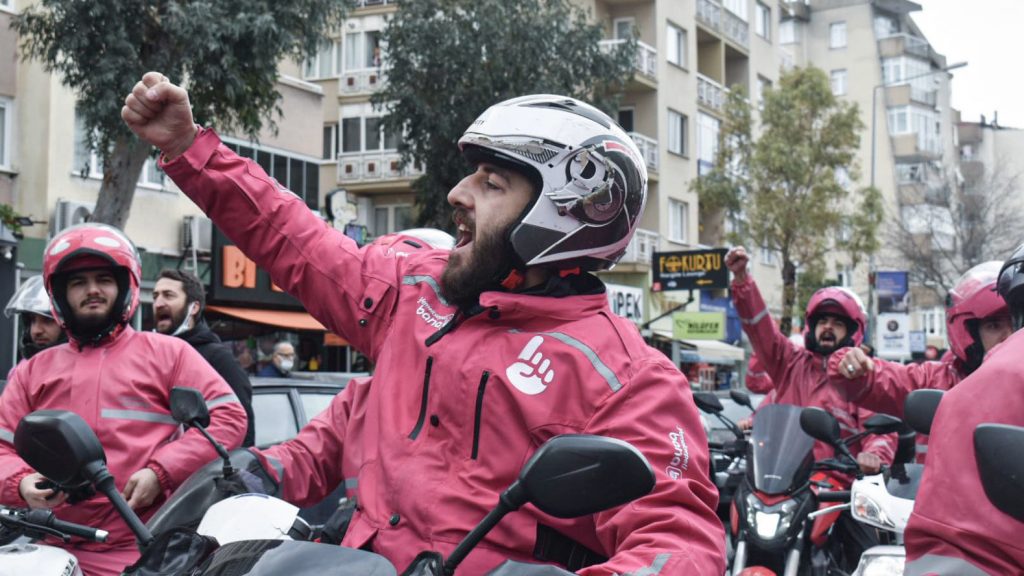 Yemeksepeti kuryeleri, üçüncü kez kontak kapattı: Ekmek alırken bile düşünüyoruz