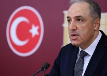 Yeneroğlu Diyanet'e seslendi: Cemevleri fahiş ödemelerden kurtarılsın