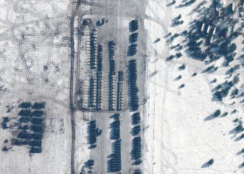 Yeni uydu görüntüleri, Rusya'nın asker yığınağını sürdürdüğünü gösteriyor