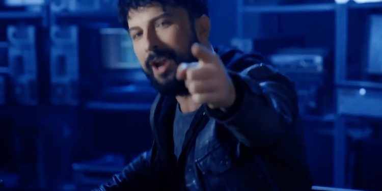 Yeni Şafak yazarı Orakoğlu: İstihbarat Tarkan’ın şarkısını araştırmalı