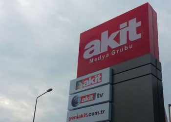 Yok saydıkları ekonomik kriz Akit'i de vurdu: Zam değil 'güncelleme'
