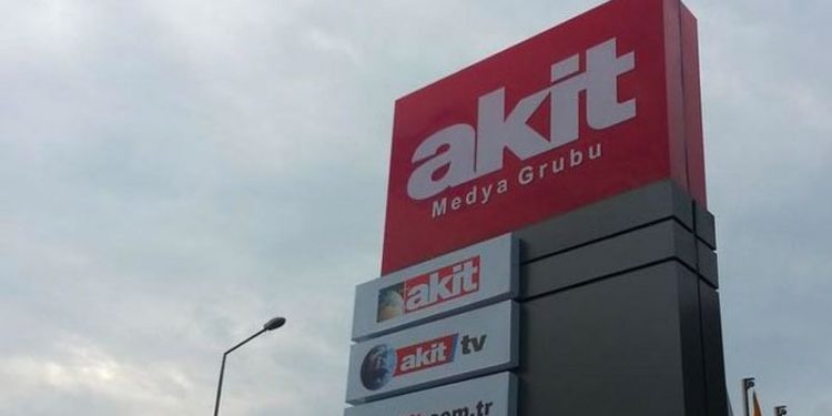 Yok saydıkları ekonomik kriz Akit'i de vurdu: Zam değil 'güncelleme'