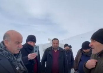 Yol açmak için 'Hangi partiye oy verdiniz?' diye soruldu