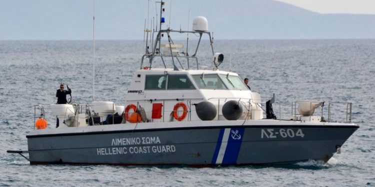 Yunan sahil güvenliğine "sığınmacıları suya atma" suçlaması