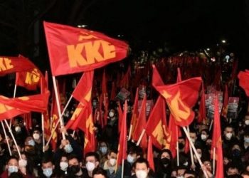 Yunanistan'da halk savaşa karşı yürüdü