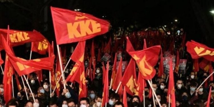 Yunanistan'da halk savaşa karşı yürüdü