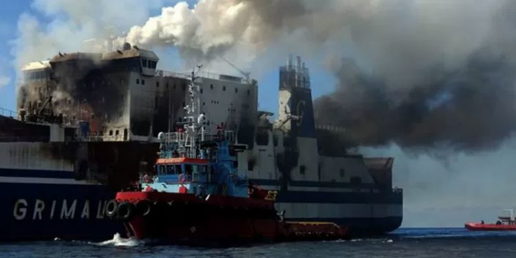 Yunanistan'daki feribot yangınında, kayıp şoförlerden biri iki gün sonra gemiden canlı kurtuldu