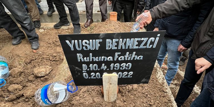 Yusuf Bekmezci, sevenlerinin dualarıyla son yolculuğuna uğurlandı