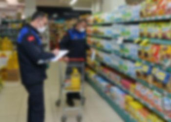 Zabıtadan marketlere tehdit: Fakire ekmek vermeyeceklerse onlara huzur yok!