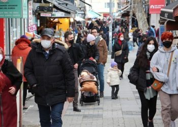 Zamlara tepki gösteren İstanbullular: Şirketler kazansın diye zam yapıyorlar