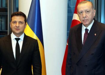 Zelenskiy: Savaş gemilerinin Karadeniz'e girmesini engelleyin