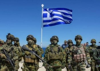 &Ccedil;avuşoğlu g&uuml;ndeme getirmişti; Yunanistan, Ege'deki adaları silahsızlandırmayacaklarını s&ouml;yledi