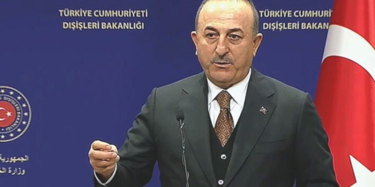 Çavuşoğlu'ndan Rusya-Ukrayna krizi hakkında açıklama: Her an şiddete dönüşebilir