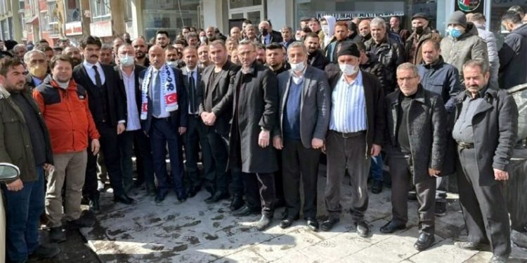 Çoğunluğu AKP ve MHP'lilerden oluşan 400 kişi İYİ Parti’ye geçti