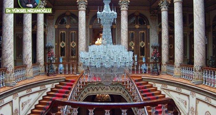 Çöküş döneminin muhteşem eseri Dolmabahçe Sarayı