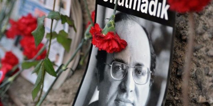 Özge Mumcu Aybars'tan Saygı Öztürk'ün '29 yıl sonra otopsi raporu' yayınlamasına tepki