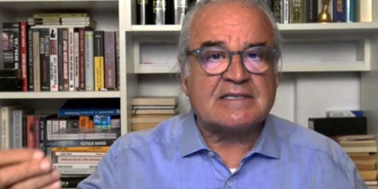 Ülkücüler Memduh Bayraktaroğlu'nun evini bastı