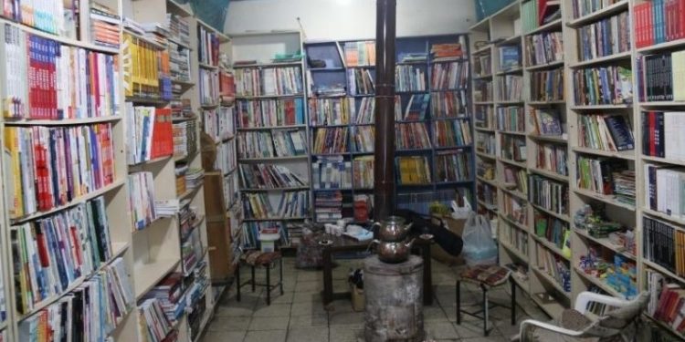 Üniversite öğrencileri kitap alamaz durumda