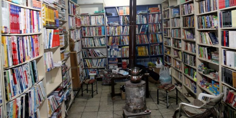 Üniversite öğrencileri kitap alamıyor