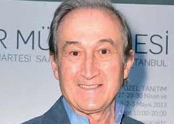 Ünlü modacı Vural Gökçaylı hayatını kaybetti