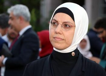 İBB'den 2 milyonluk burs alan AKP'li Kavakçı kendisini savundu: Usulsüzlük olduğunu bilmiyordum