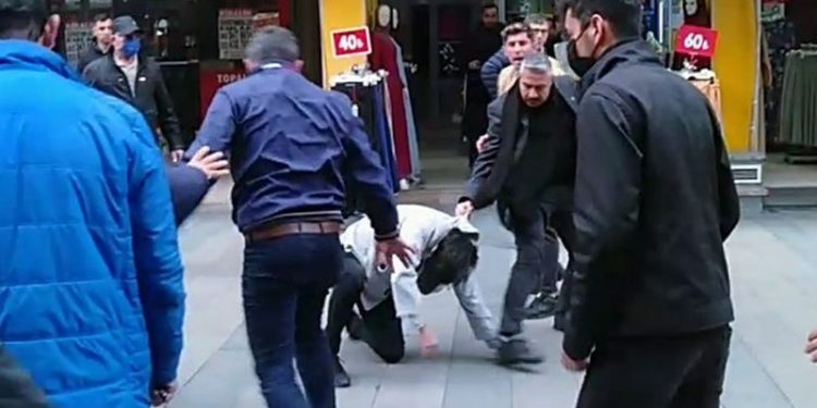 İlave TV muhabiri Arif Kocabıyık ve kameramanı saldırıya uğradı