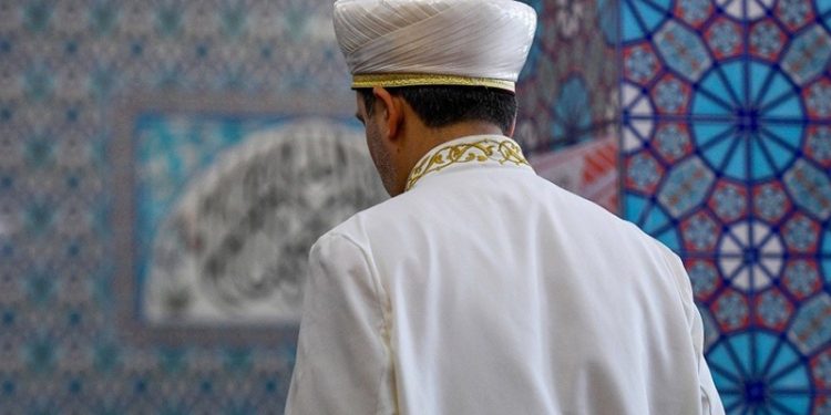 İmamlar Diyanet'e karşı dava açtı, 45 günde sonuçlandı: Jet hızıyla kadro