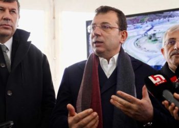 İmamoğlu: Herkes kendi dilinde t&uuml;rk&uuml;s&uuml;n&uuml; de s&ouml;yler, şiirini de okur