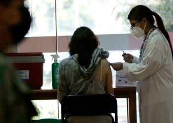 İngiltere Covid-19 için geliştirilen 'Nuvaxovid' aşısına onay verdi