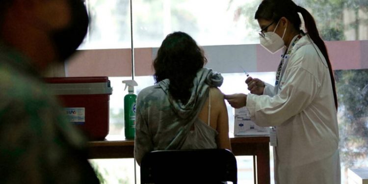 İngiltere Covid-19 için geliştirilen 'Nuvaxovid' aşısına onay verdi