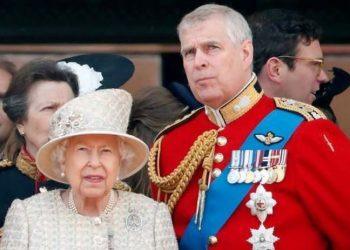 İngiltere Prensi Andrew, kendisini cinsel saldırıyla suçlayan kadınla uzlaştı