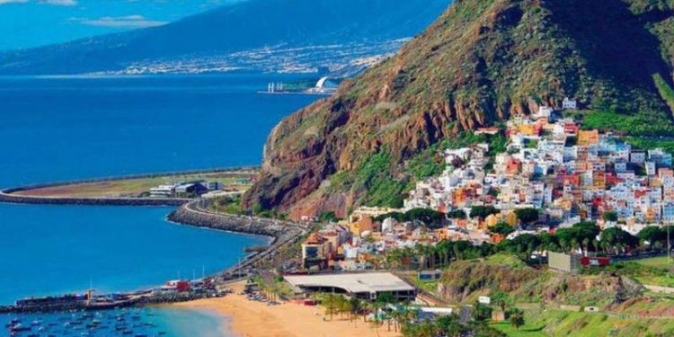 İngiltere'de bir şirket 'salgında çalıştıkları için' çalışanlarını tatile gönderiyor