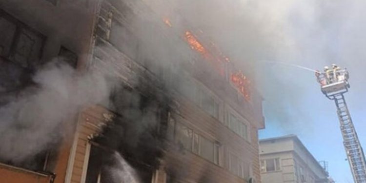 İstanbul Valiliği: Güngören'deki yangında dört göçmen işçi hayatını kaybetti