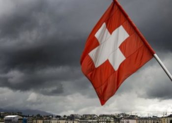 İsviçre'de bir erkek erken emeklilik için cinsiyet değiştirdi