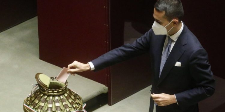 İtalya'da kaotik cumhurbaşkanı seçimi siyasi partilerde çatlaklara yol açtı