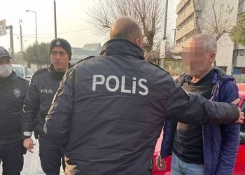 İzmir'de belediye çalışanına bıçaklı saldırı