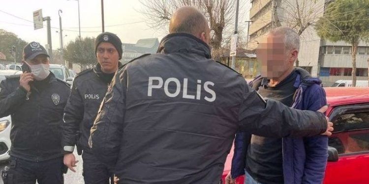 İzmir'de belediye çalışanına bıçaklı saldırı