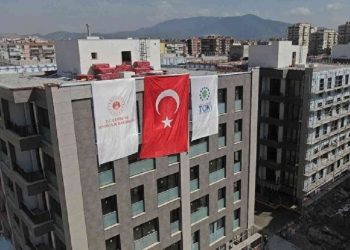 İzmir’de TOKİ’nin depremzedelere para karşılığı yaptığı evler kusurlu çıktı