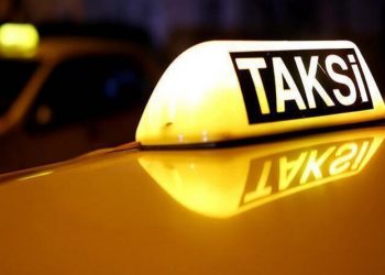 İzmir’de kadın yolcu tartıştığı taksi şoförünü boğdu