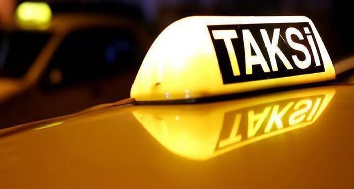 İzmir’de kadın yolcu tartıştığı taksi şoförünü boğdu