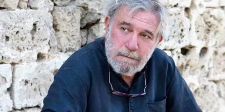 Şair ve gazeteci Sina Akyol vefat etti