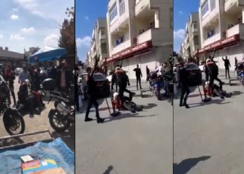 Şanlıurfa’da yere yatırılan kişiyi darp eden polis, vatandaşları dağıtmak için havaya ateş etti