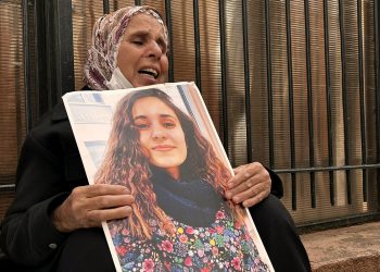 ‘Adalet’ arayan Gülistan Doku’nun ailesi, Adalet Bakanlığı önünde gözaltına alındı