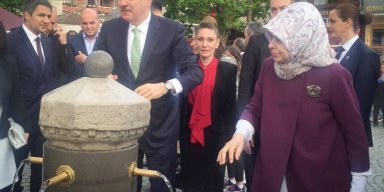 ‘Maslahat icabı’: Numan Kurtulmuş’un eşinin ihraç kararının altında hocası Sabahattin Zaim’in imzası varmış