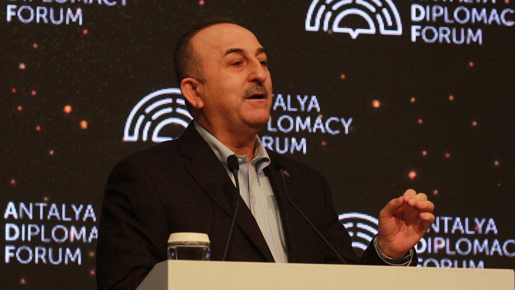 Çavuşoğlu: Mariupol’daki tahliyeler için Lavrov’dan destek istedik