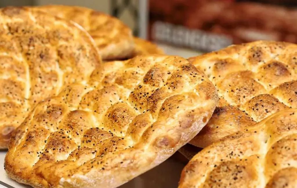 İstanbul’da Ramazan pidesi hem küçüldü hem zamlandı